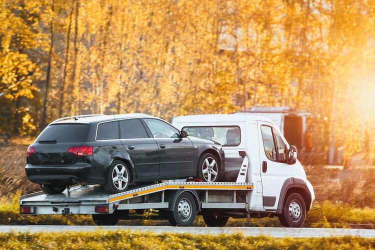 Firmă de tractări auto intervenind în Sectorul 2 București